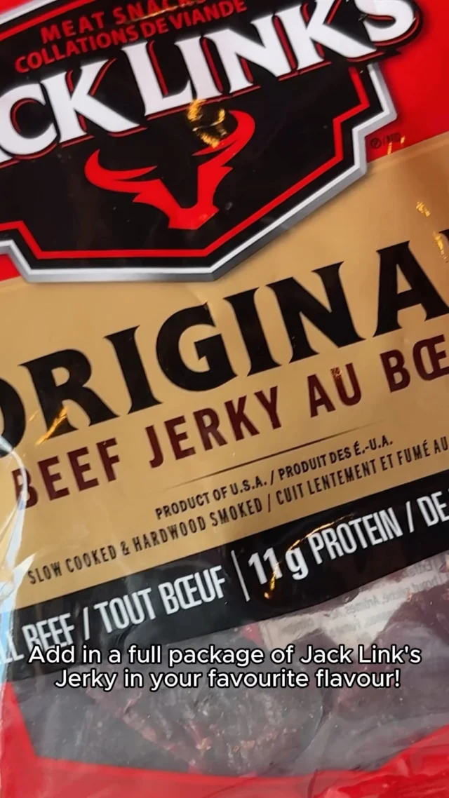 All you need is jerky, a bag of chips, and your favourite olives for this delicious elevated Jack Link’s  jerky salad!

#snacking #JackLinksCanada #saladrecipe #jerkysalad