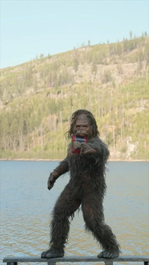 Sasquatch is bringing the snacks, now all you have to do is join in the fun. Enter to win 2 tickets to wilderness camp at the link in our bio!

#JackLinksCanada #proteinsnacking #snacking #campingsnacks